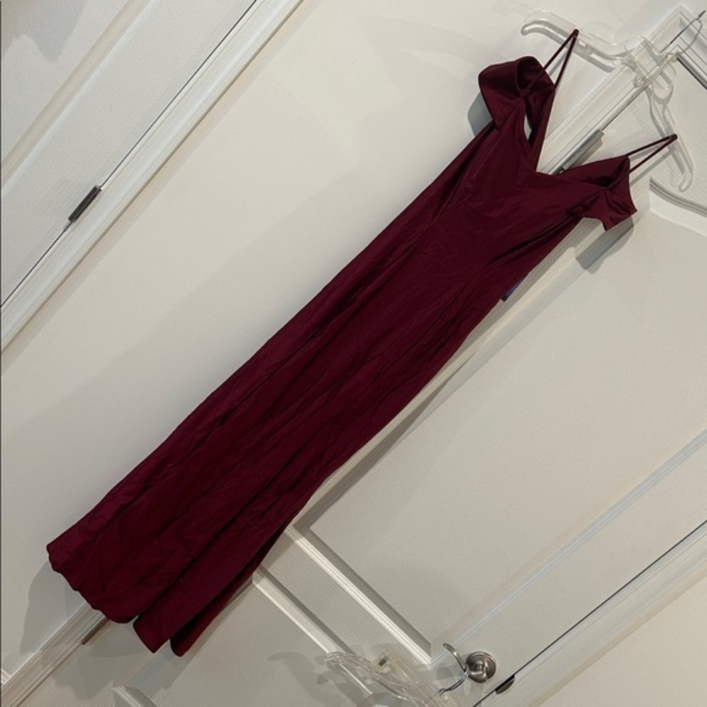 Chic Wine Maxi Dress Morgan & Co - Picture 1 of 6
